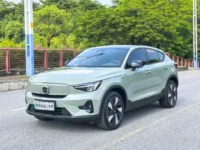 Volvo C40 2024, 45 000 км
