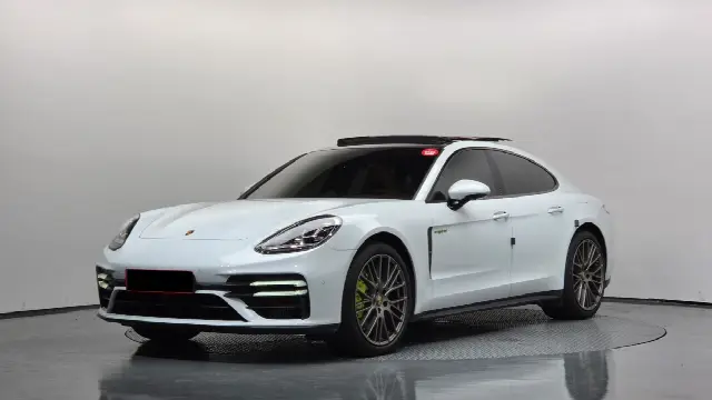 Porsche Panamera 2017, 15 892 км
