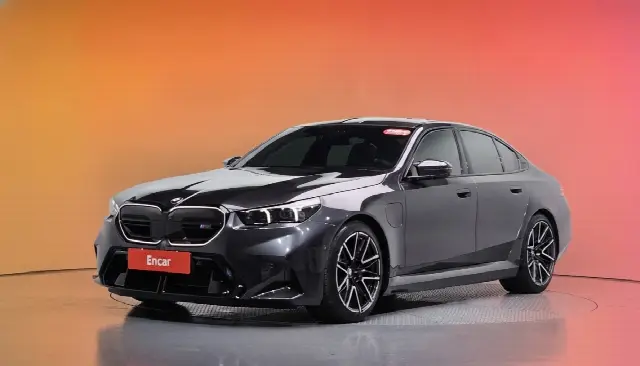 BMW M5 2024, 9 842 км