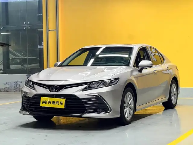 Toyota Camry 2023, 20 000 км