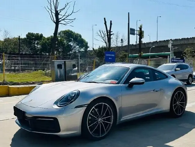 Porsche 911 2023, 23 000 км