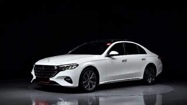 Mercedes-Benz E-Class 2024, 21 154 км