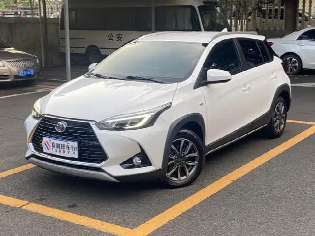 Toyota Yaris L Hatchback 2022, 10 000 км