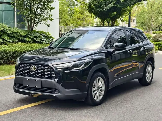Toyota Corolla Cross 2023, 28 000 км