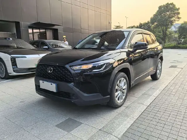 Toyota Corolla Cross 2023, 53 000 км