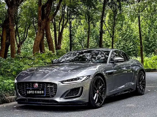 Jaguar F-Type 2023, 22 000 км