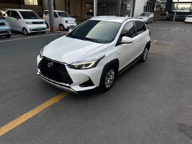 Toyota Yaris L Hatchback 2022, 30 000 км