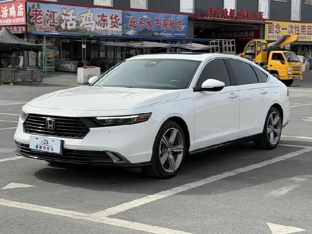 Honda Accord 2023, 25 000 км