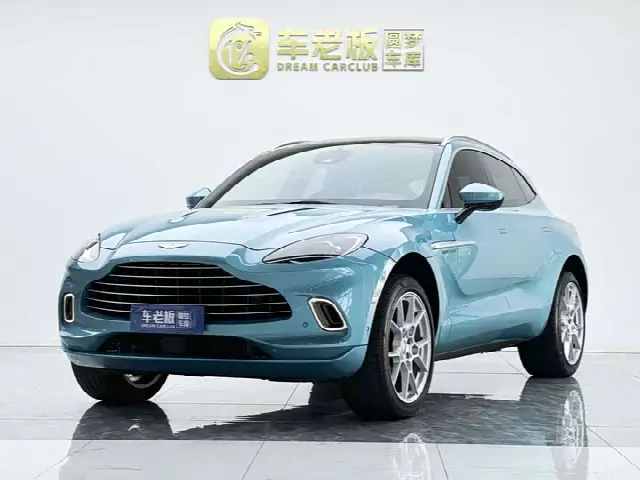 Aston Martin DBX 2022, 21 800 км