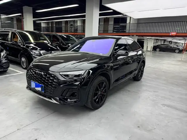 Audi Q5L Sportback 2025, 20 000 км