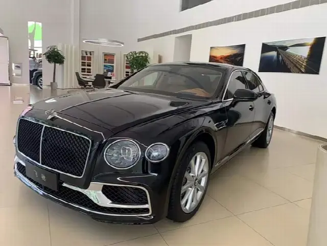 Bentley Flying Spur 2024, новый