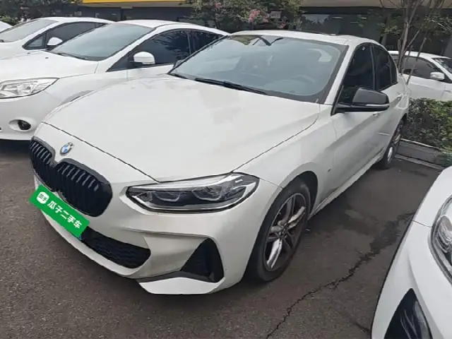 BMW 1 Series 2023, 18 100 км
