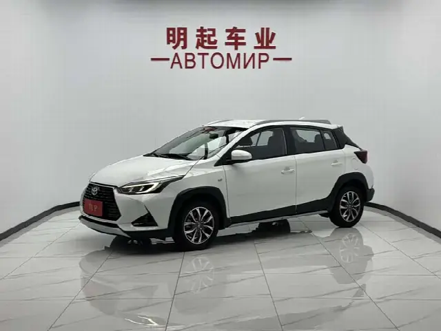 Toyota Yaris L Hatchback 2022, 32 000 км