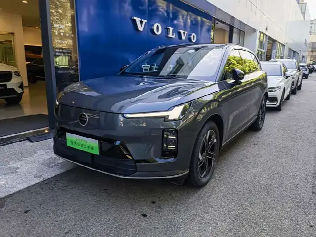Volvo XC70 Hybrid 2026, 12 000 км