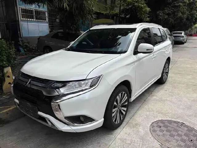 Mitsubishi Outlander 2021, 37 000 км