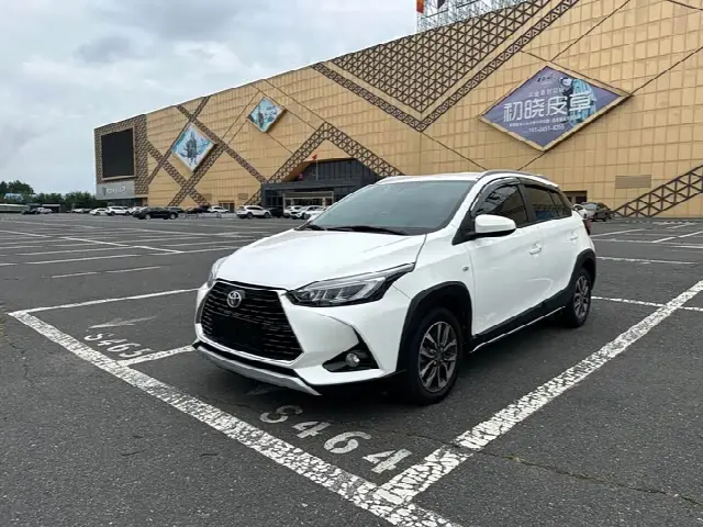 Toyota Yaris L Hatchback 2022, 28 000 км
