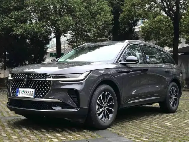 Lincoln Nautilus 2023, 4 800 км