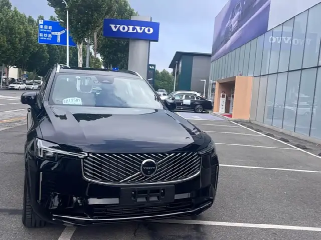 Volvo XC90 Hybrid 2025, 5 000 км