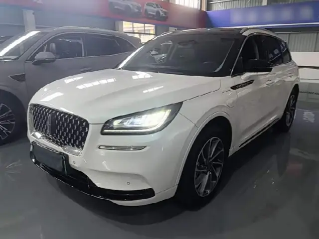 Lincoln Corsair Hybrid 2021, 44 400 км