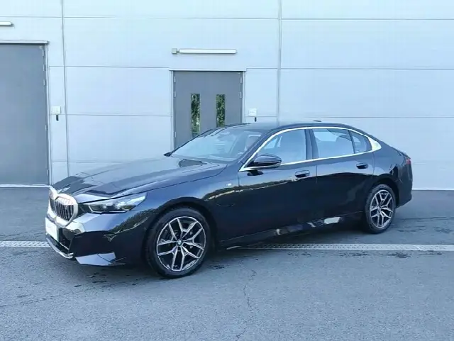 BMW i5 2025, 13 000 км