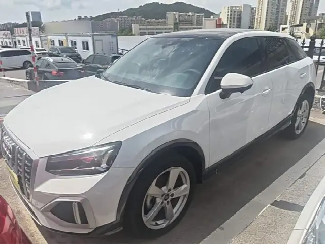 Audi Q2L 2022, 22 000 км