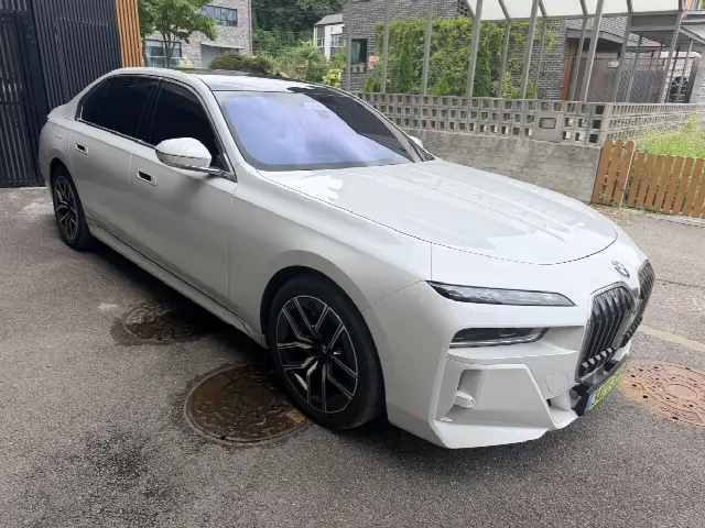 BMW 7 Series 2022, 7 000 км