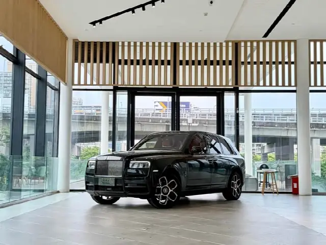 Rolls-Royce Cullinan 2024, новый