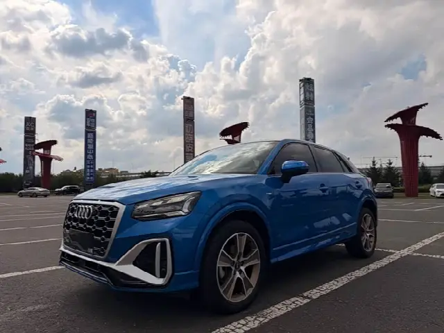 Audi Q2L 2022, 35 000 км