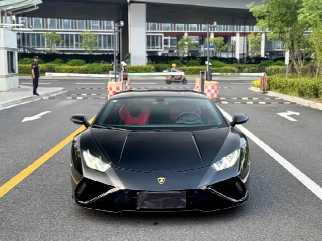Lamborghini Huracán 2020, 13 000 км