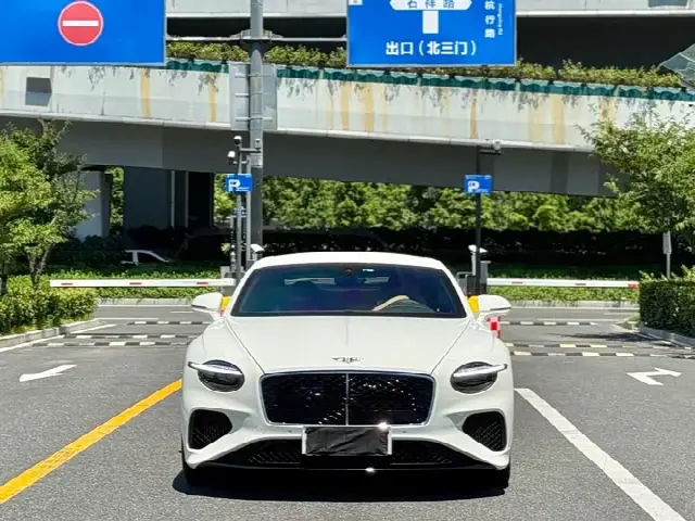 Bentley Continental GT Hybrid 2026, новый