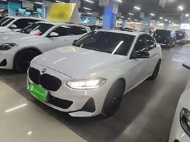 BMW 1 Series 2022, 32 800 км