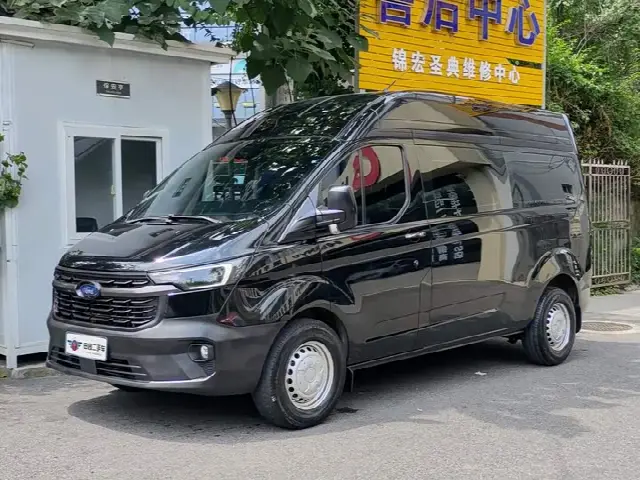 Ford Transit 2023, 73 000 км