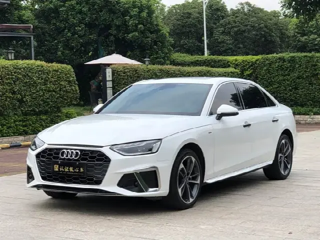 Audi A4L 2022, 72 000 км