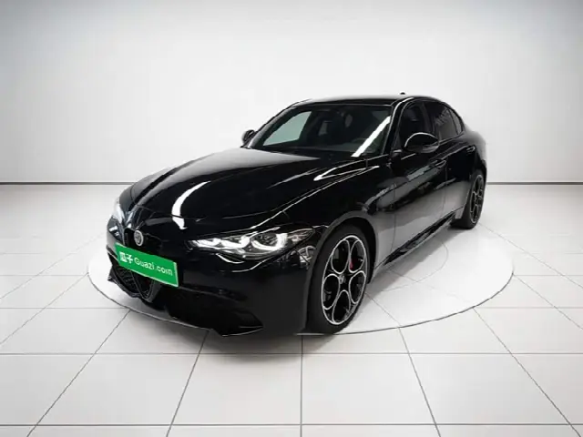 Alfa Romeo Giulia 2023, 8 000 км