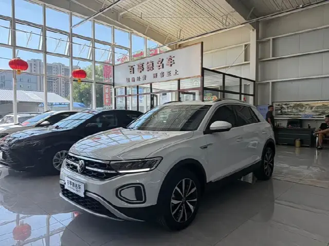Volkswagen T-Roc 2023, 26 000 км