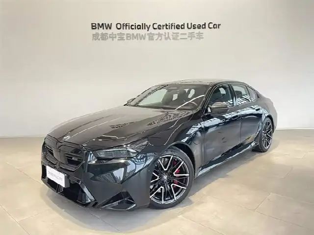 BMW M5 Hybrid 2025, 13 700 км