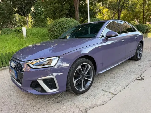 Audi A4L 2025, 15 000 км