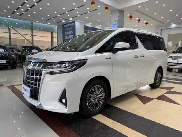 Toyota Alphard 2021, 38 000 км