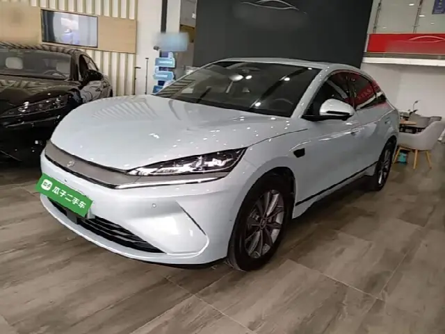 BYD Qin L 2025, 22 000 км