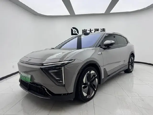 HiPhi Y 2023, 81 000 км