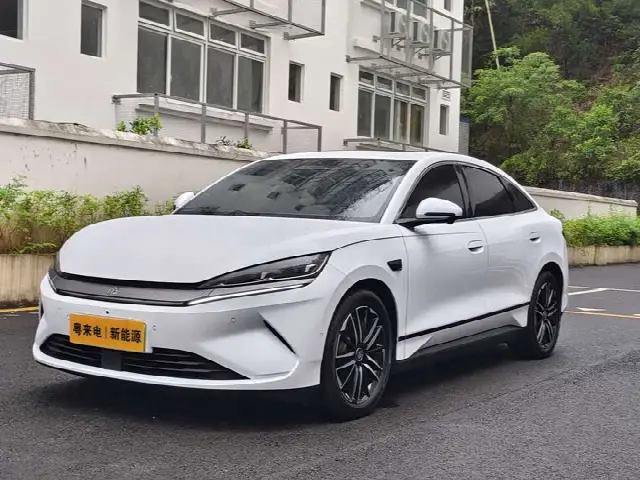 BYD Qin L 2025, 4 400 км