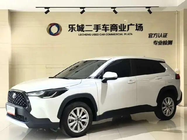 Toyota Corolla Cross 2023, 6 900 км