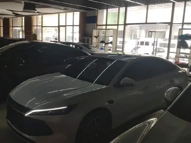 BYD Qin L 2025, 6 000 км