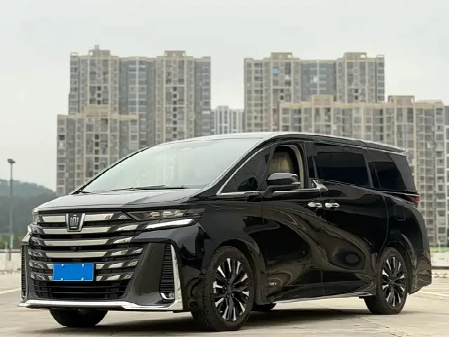 Toyota Vellfire 2024, 28 000 км