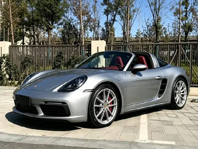 Porsche 911 2023, 9 000 км