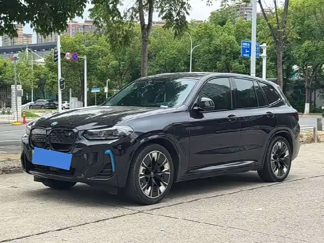BMW iX3 2022, 43 000 км