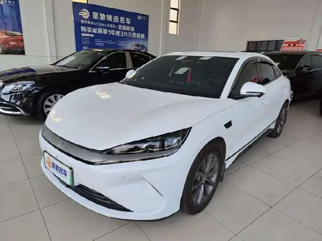 BYD Qin L 2025, 28 000 км