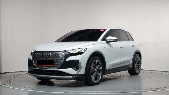 Audi Q4 e-tron 2022, 42 213 км