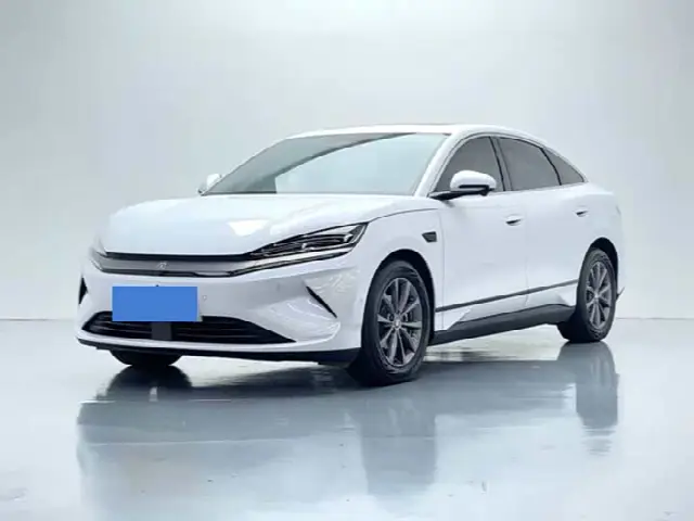 BYD Qin L 2025, 3 400 км