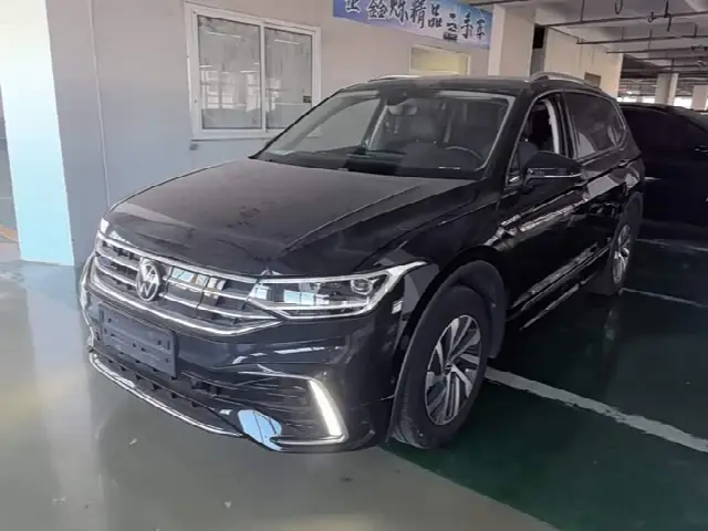 Volkswagen Tiguan L Hybrid 2023, 50 300 км